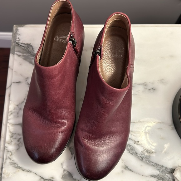 Dansko wine colored booties size 37 - Picture 2 of 6